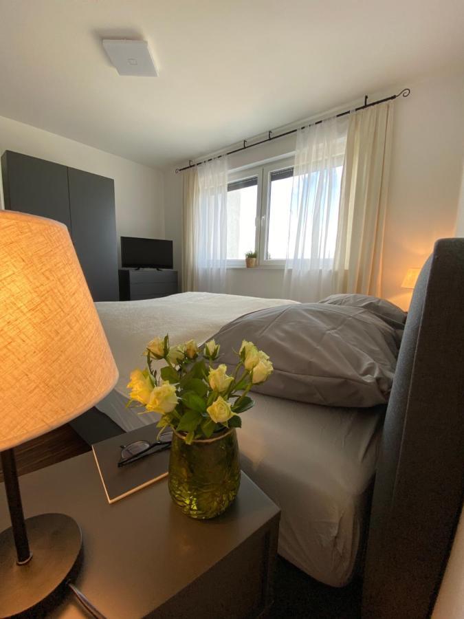 Modernes Apartment Am Hafen Mit Seeblick Grossraschen Εξωτερικό φωτογραφία